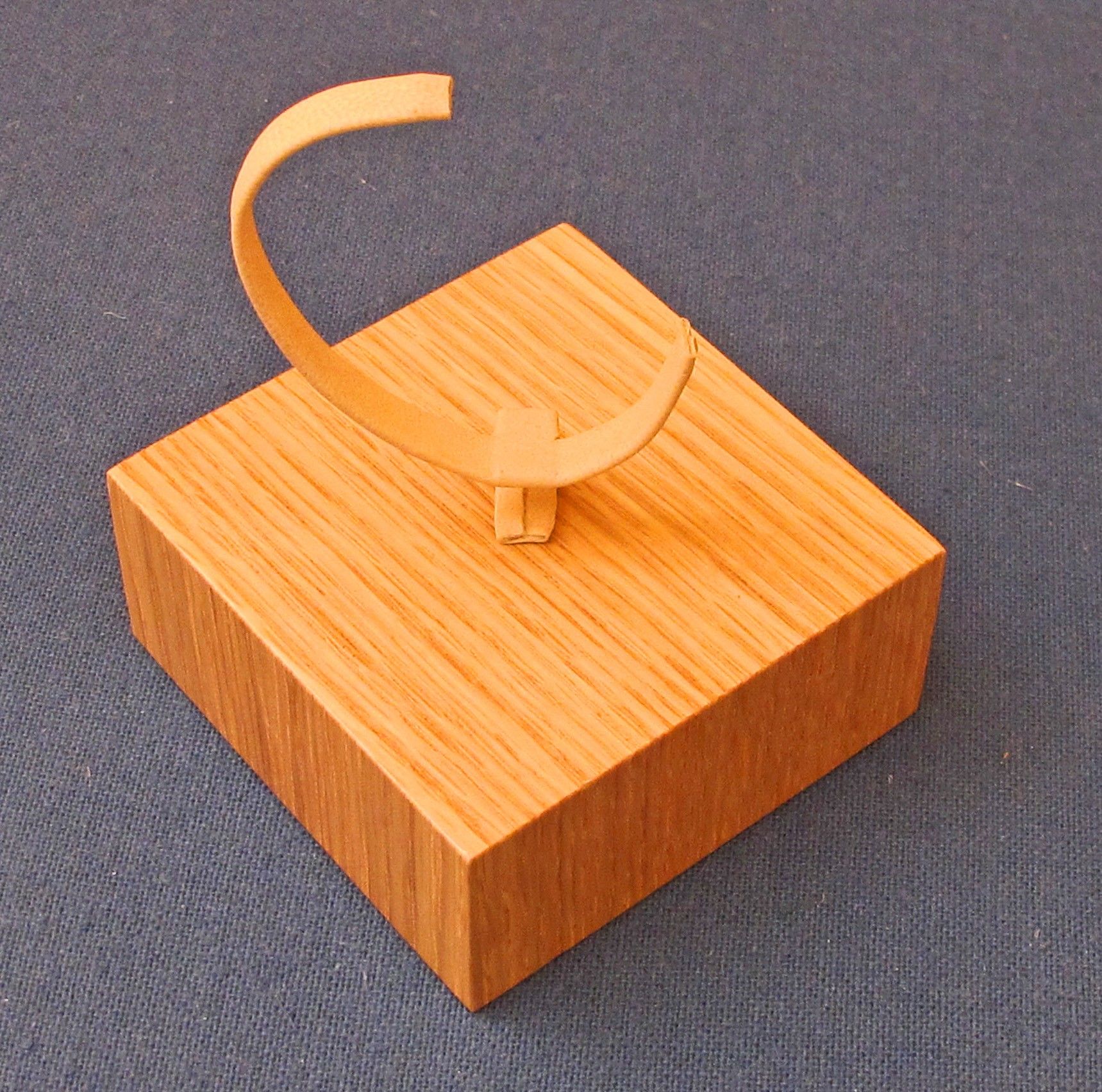 Présentoir En Bois Du Brésil - Dimensions 11,7 X 5,7 Cm, Parfait Pour Exposer Un Petit Objet