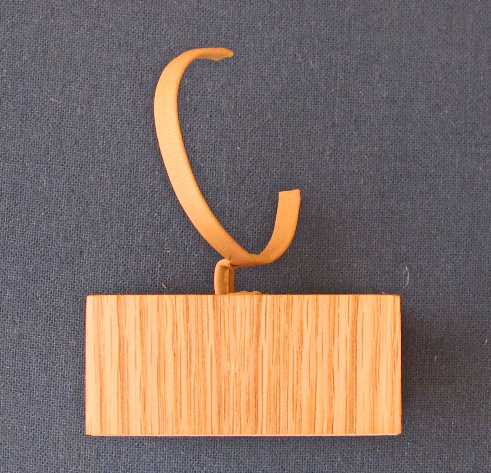 Présentoir à Montres En Bois Massif Carré - 7x9,5x4,8 Cm, Intérieur Microfibre | Pour Collection, Vitrine, Cadeau Amateur De Montres