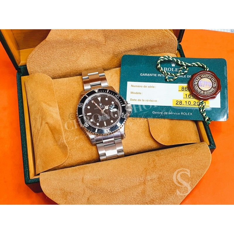 Rolex Mint Submariner Date 16800 Vintage Divers Watch Circa 1985 Rolex serviced 2 Years International Warranty
