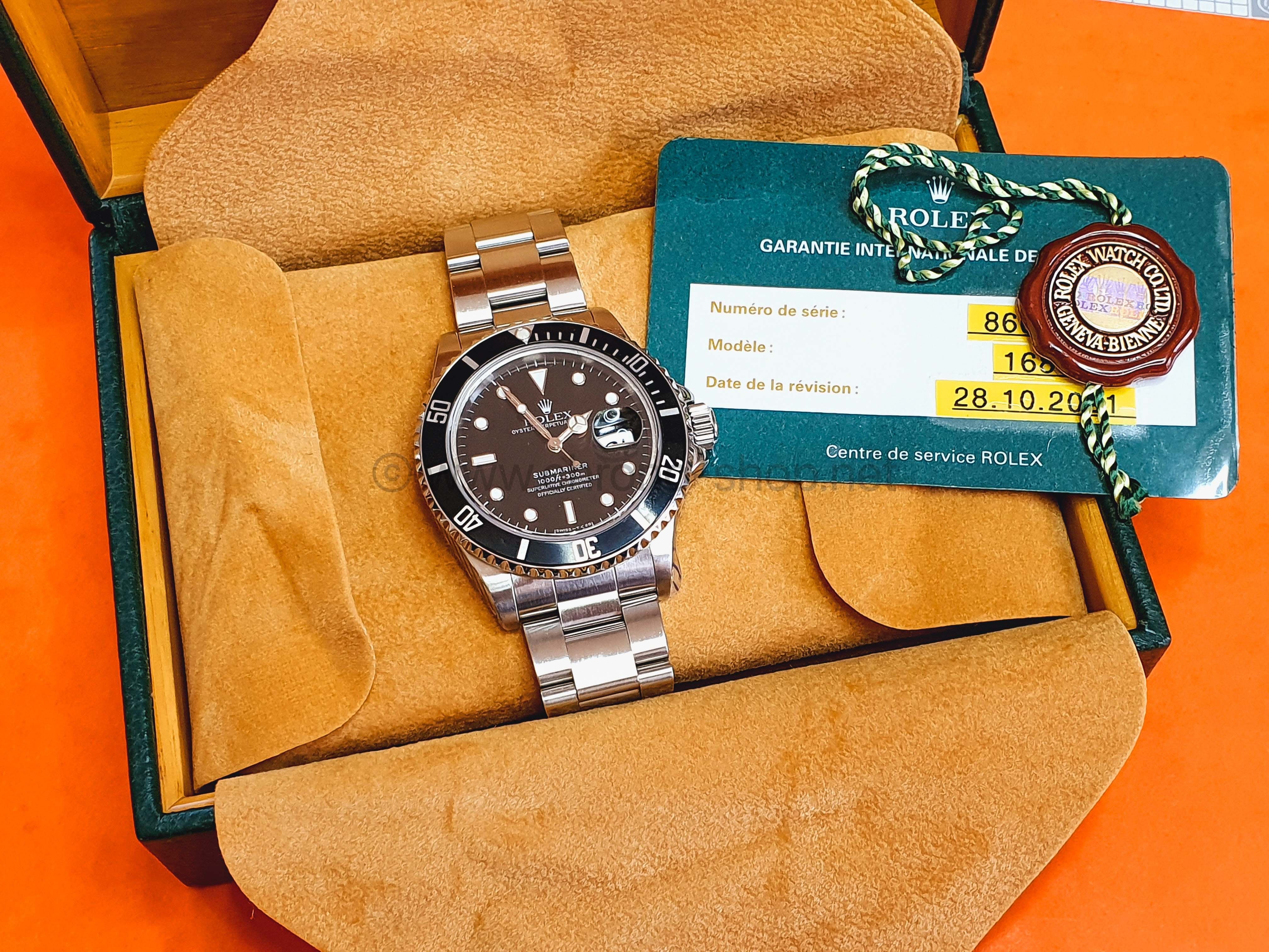 Rolex Mint Submariner Date 16800 Vintage Divers Watch Circa 1985 Rolex serviced 2 Years International Warranty