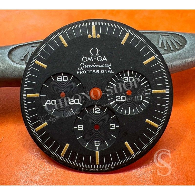 Omega Speedmaster Cadran vintage Montres Omega SPEEDMASTER Professional Pre Moon Watch 145012 Cal.321 Tritium signé SINGER