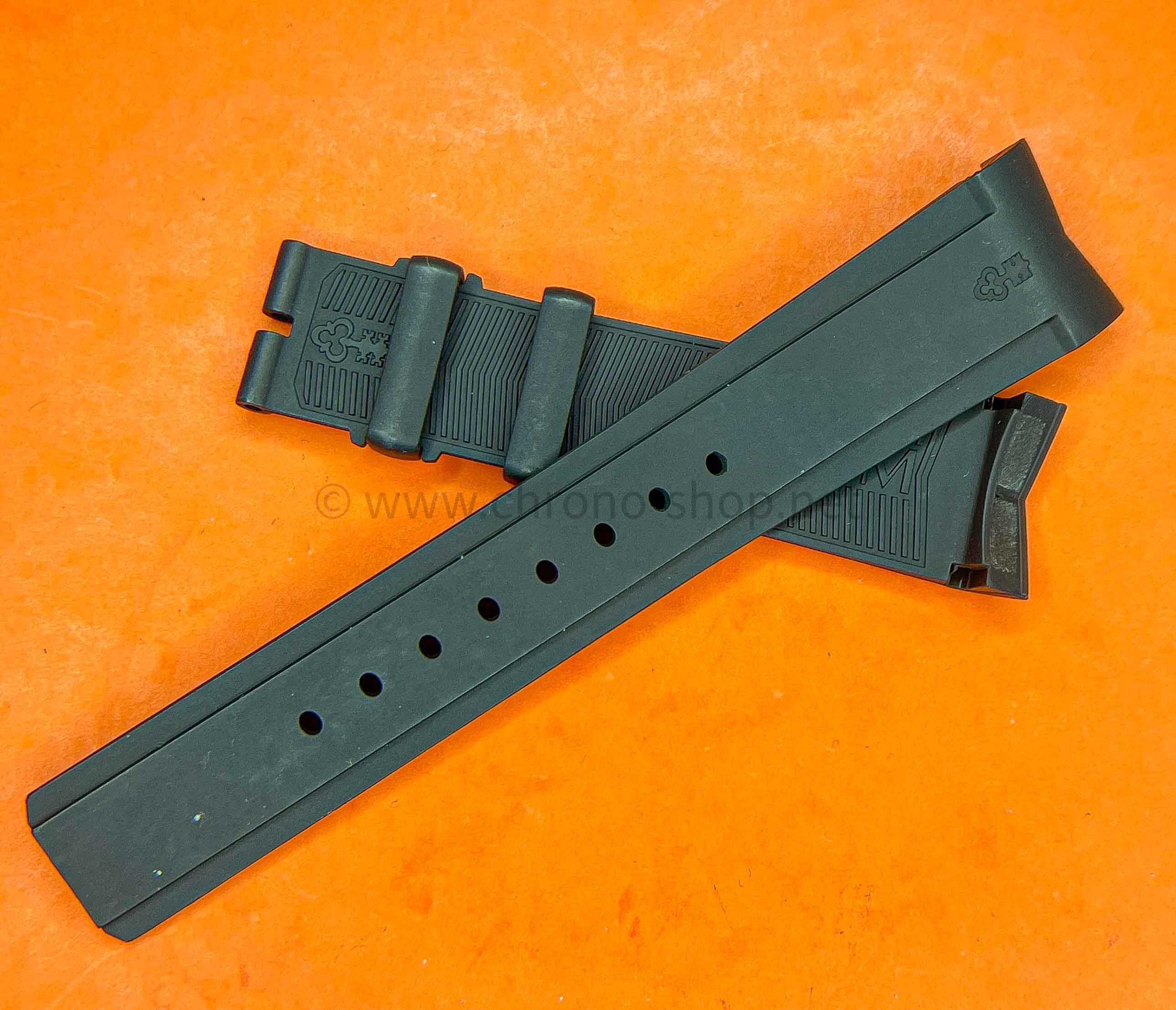 Corum rubber top strap