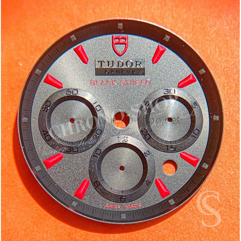 Tudor Fastrider Black Shield Ceramique M42000CR-0002 Cadran 34mm de montres noir et rouge