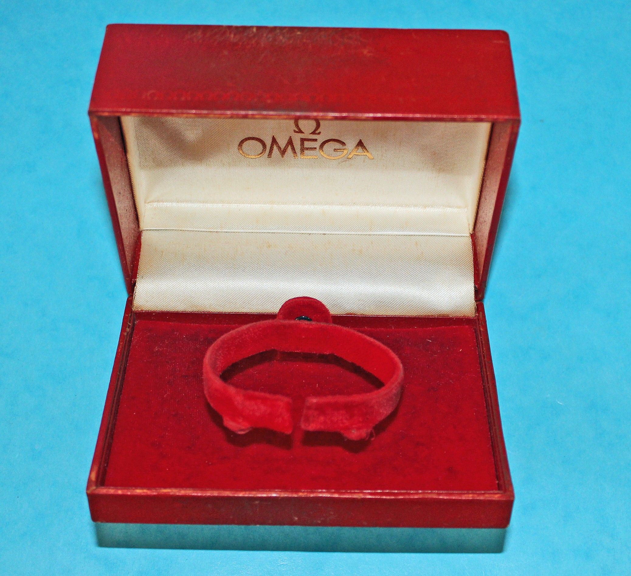 vintage omega box