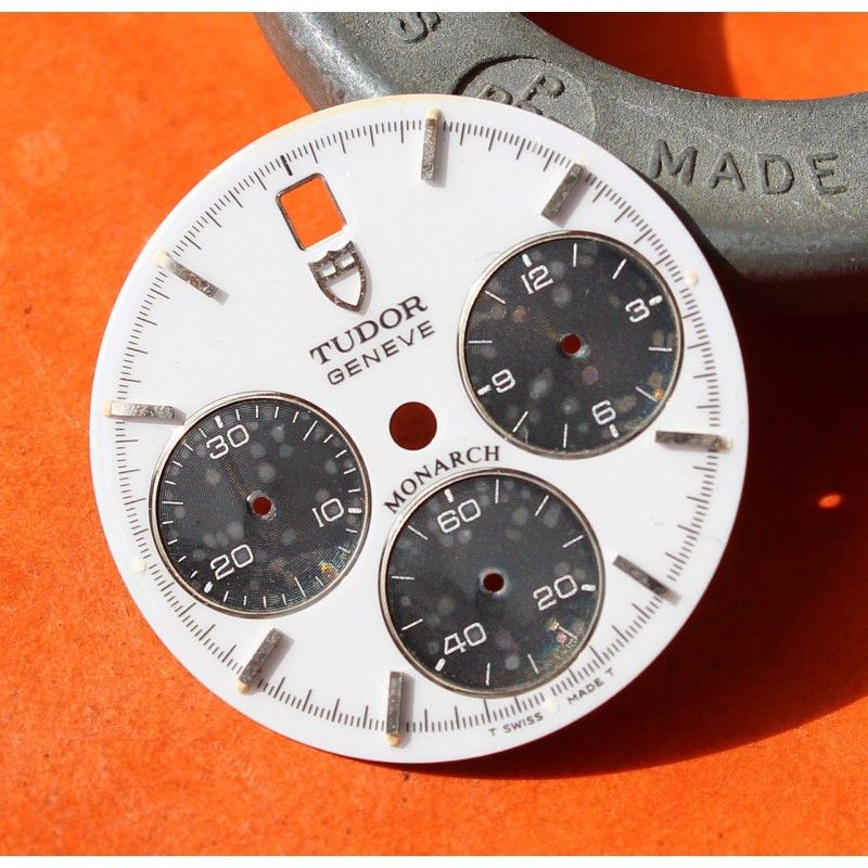 Lot De 64 Cadrans De Montre Vintage - Diamètres 26mm à 29mm - Suisse - Chiffres Arabes Et Romains
