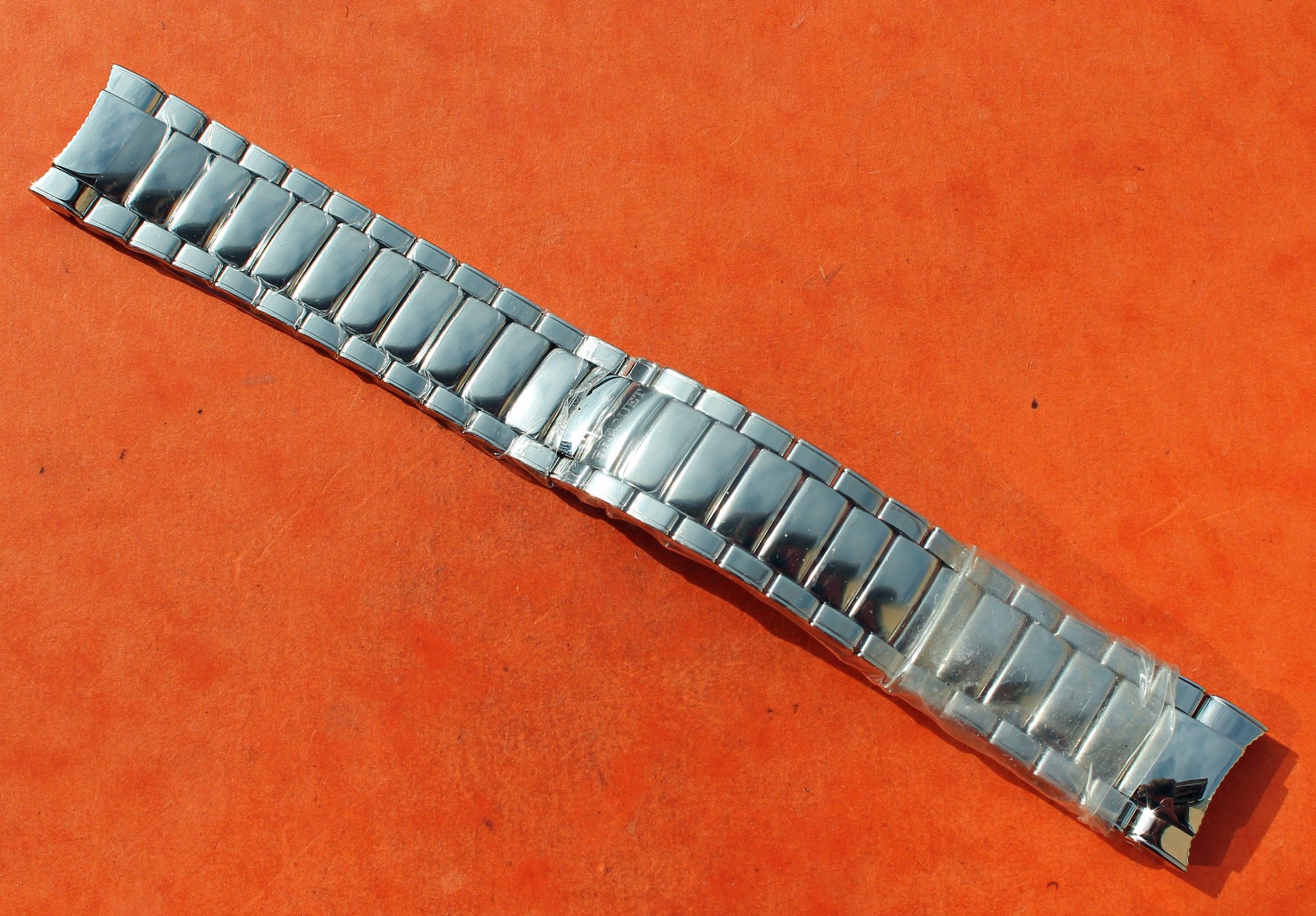 How to Clean Metal Watch Bands: A Detailed Guide - The Watch Company