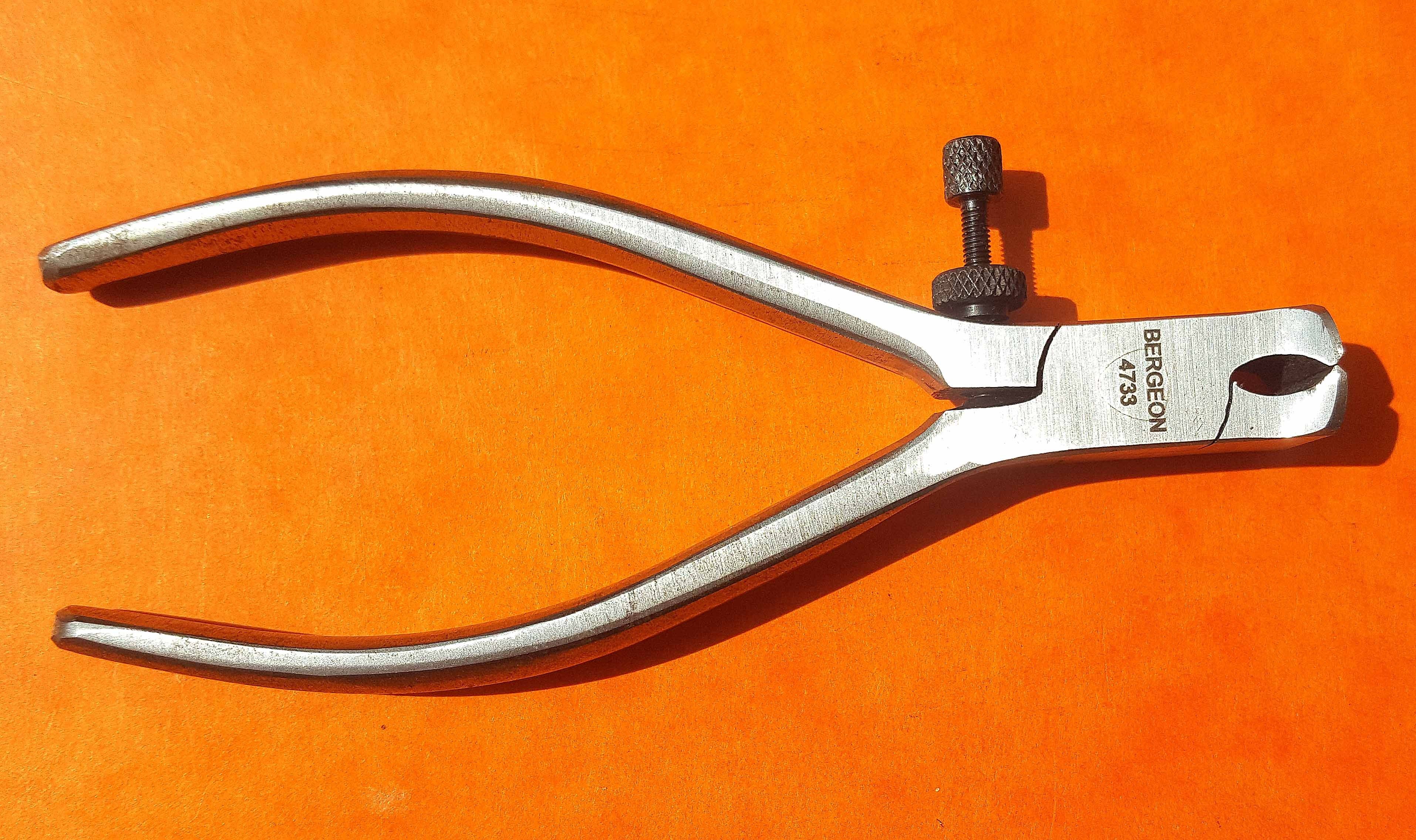 Watch tool for sale Preowned Bergeon 4733 Tightener for Cannon Pinion