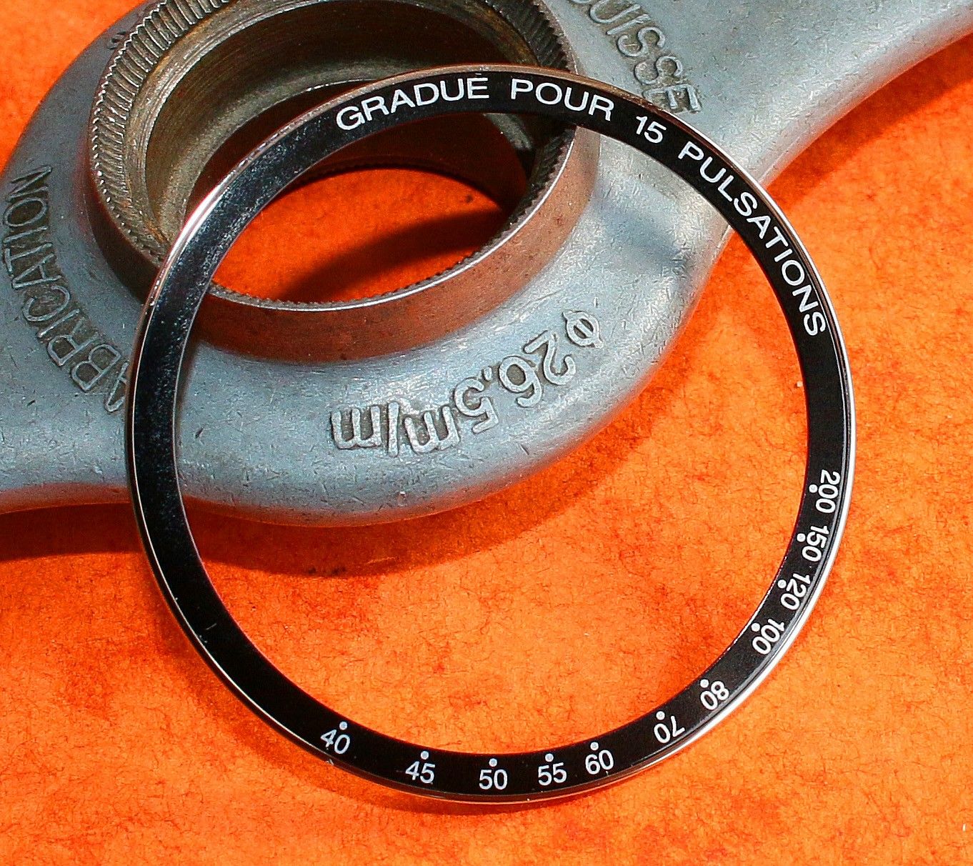 Speedmaster store pulsometer bezel