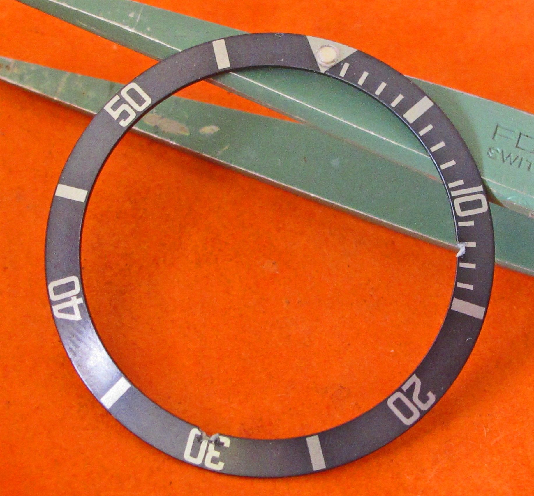 5513 bezel insert