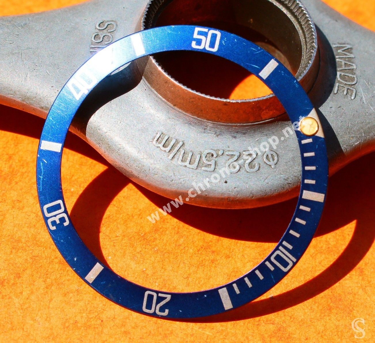Ancienne Montre Féminine Années 90 - Lunette Tournante à Clic, état Et Fonctions Parfaits